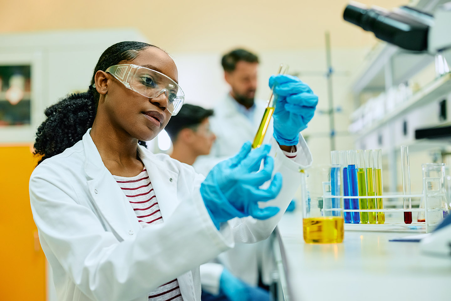 The Pharmaceutical Industry is Exploding – Here&rsquo;s Where the Best Jobs
