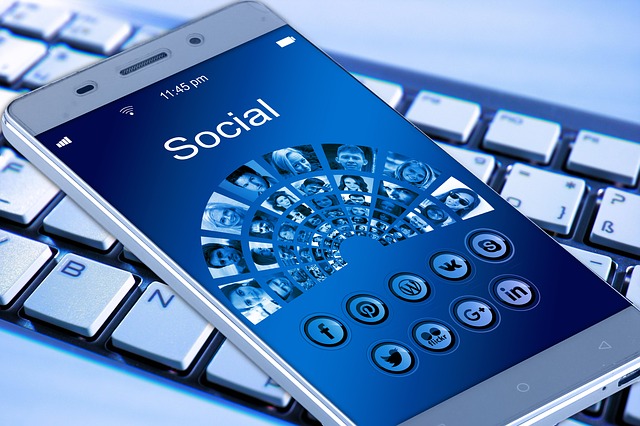 Ten quick tips for getting a job through LinkedIn