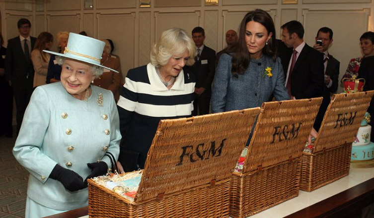 The Queen Opens the Diamond Jubilee Tea Salon