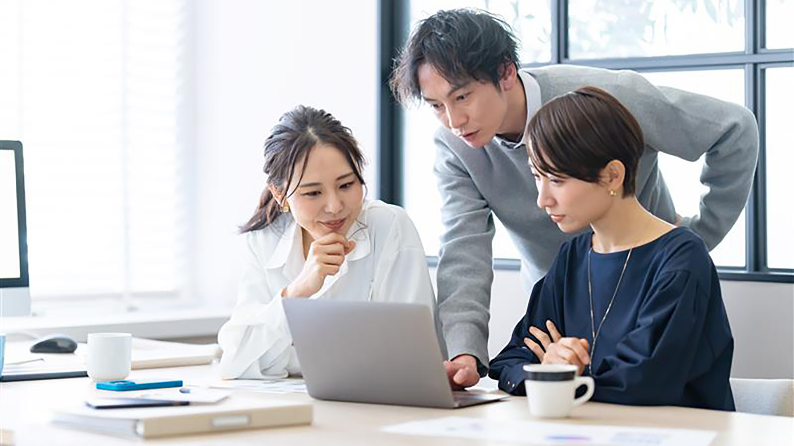 manager-team-discussion