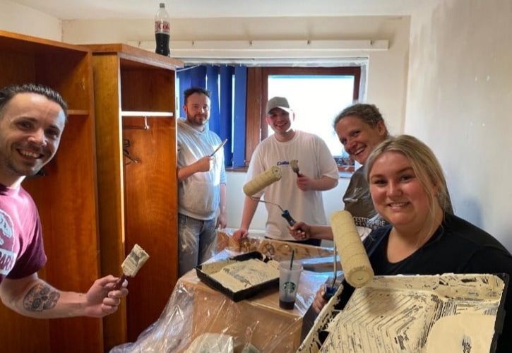 Hewett Recruitment Team painting St Paul's Hostel