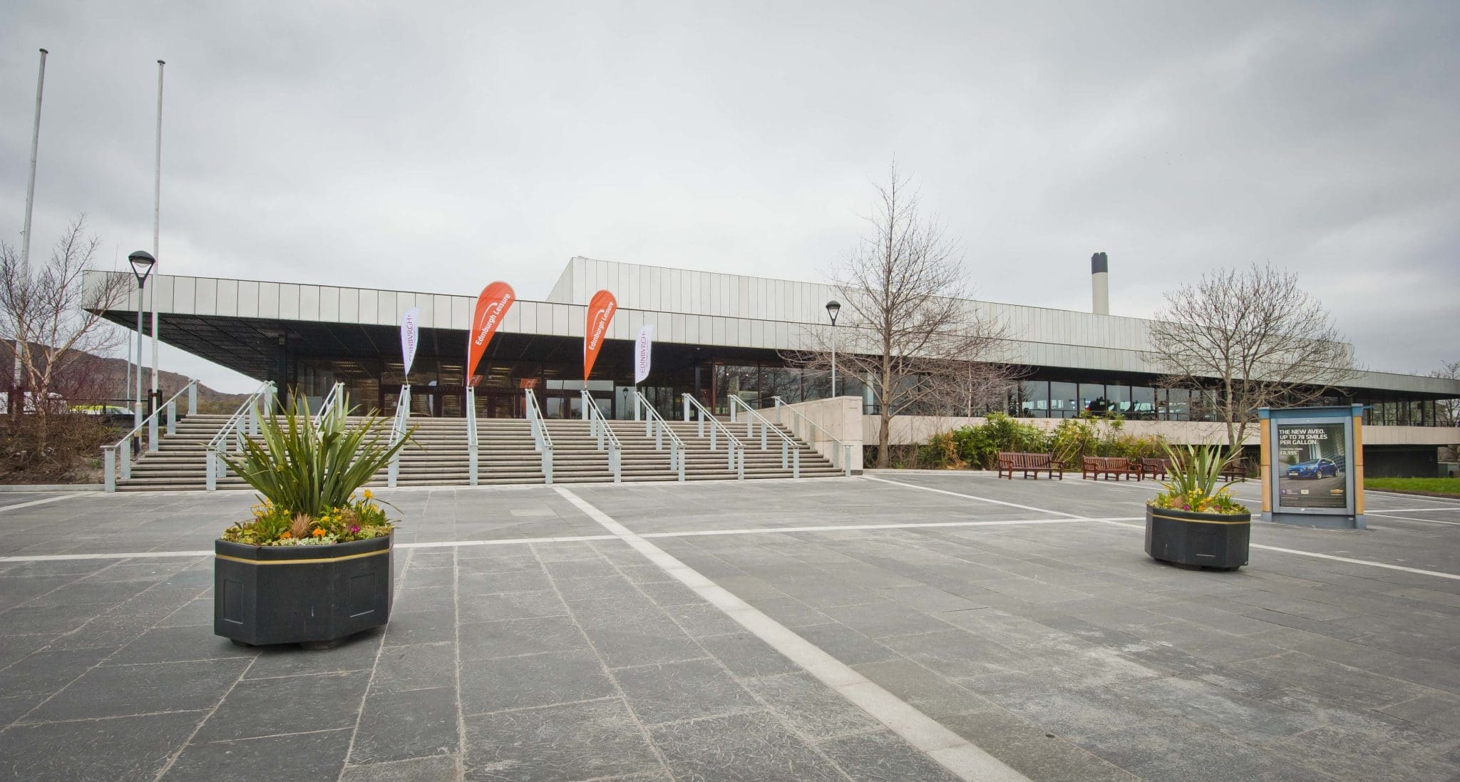 Go to branch: Royal Commonwealth Pool page