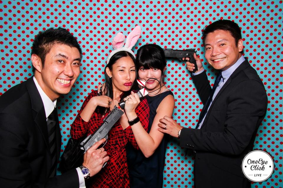 2 men and 2 ladies photobooth