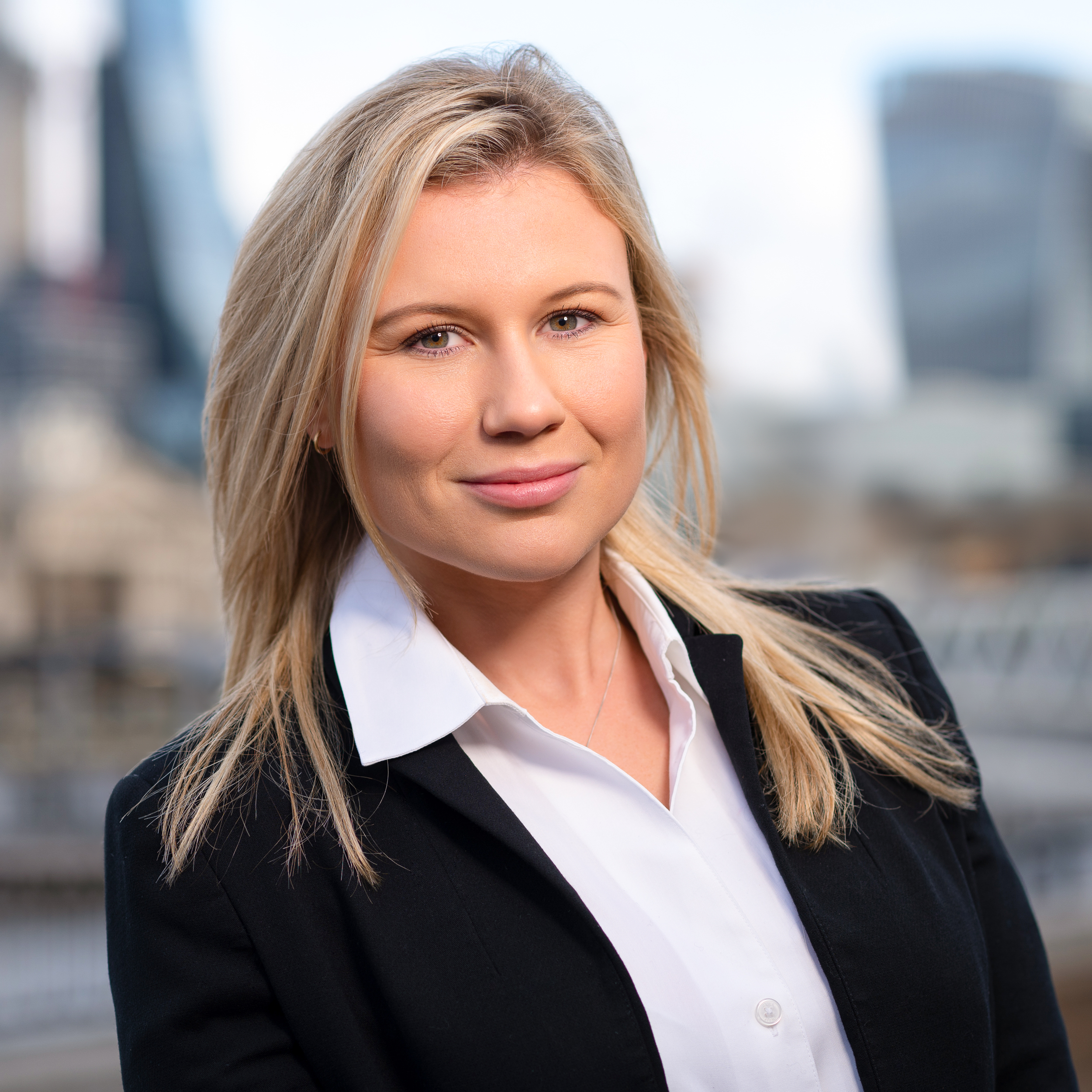 headshot of alexia brodie cooper consultant at rutherford a hedge fund compliance recruitment firm