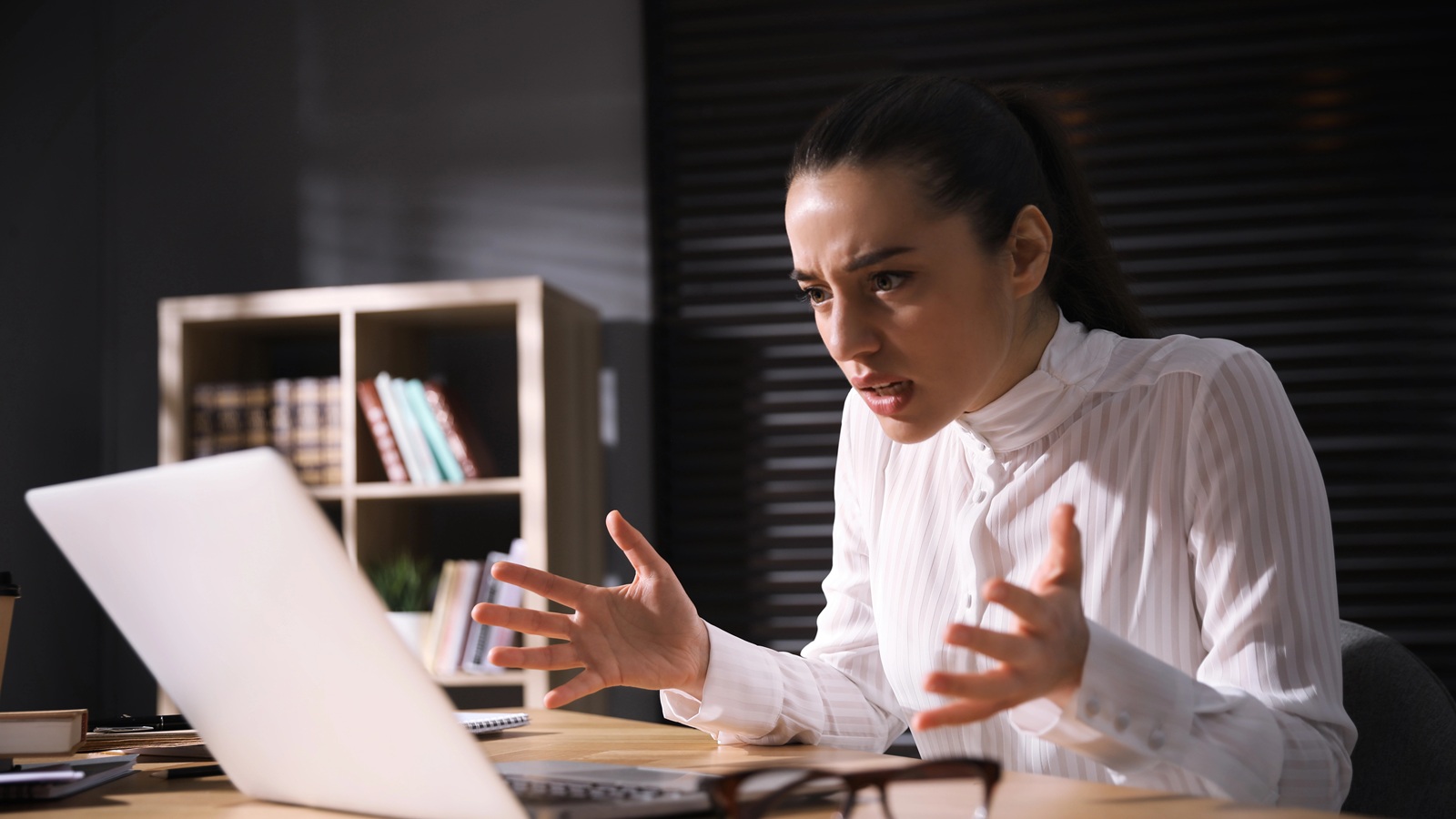 Digital Complaince - Worth Recruiting