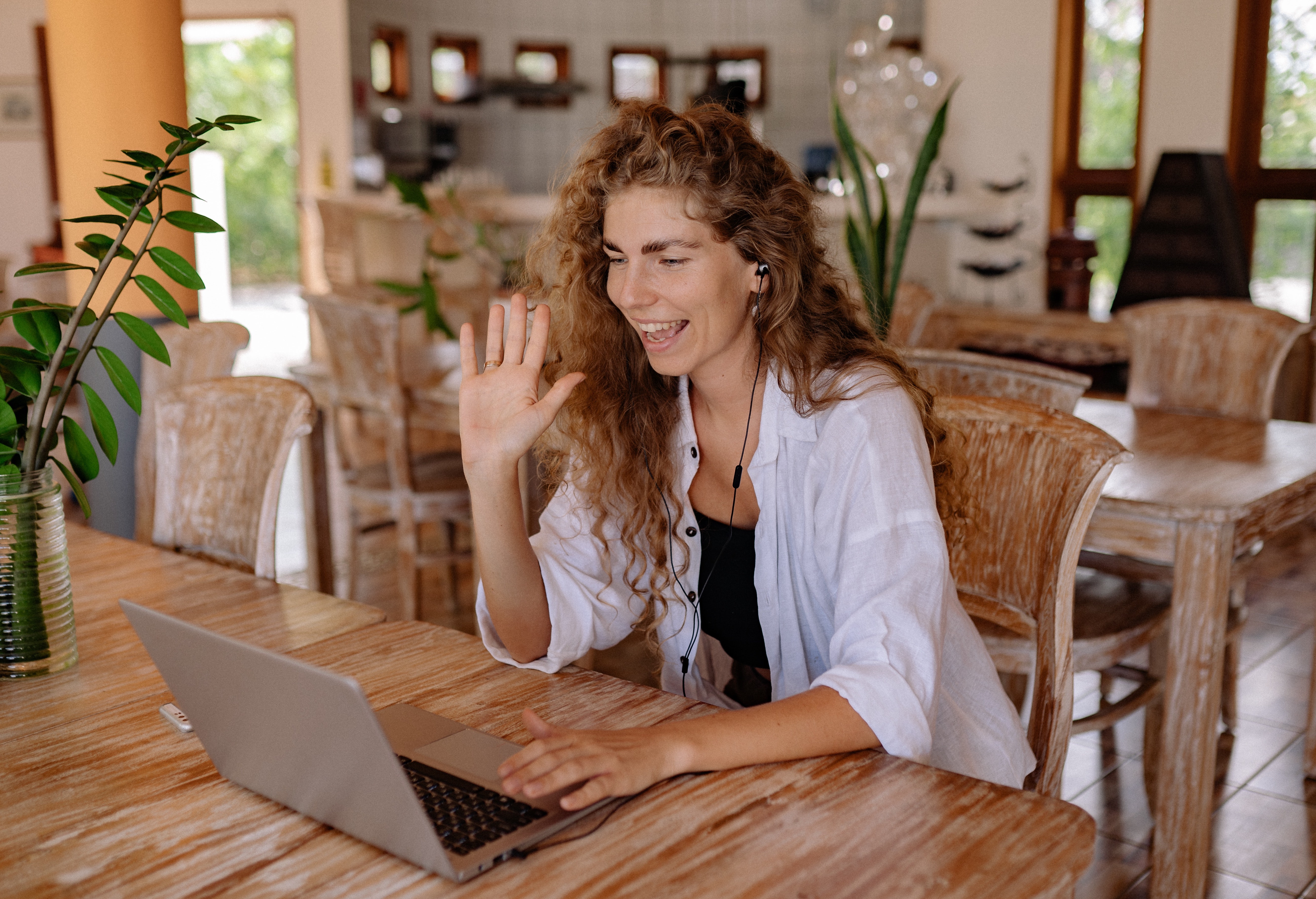 Ho to Stay Connected With Your Remote Team