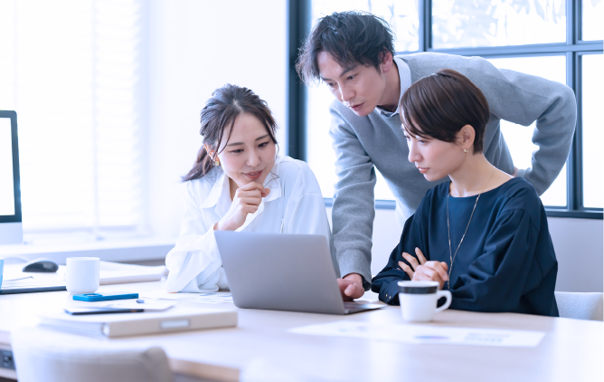 manager-team-discussion