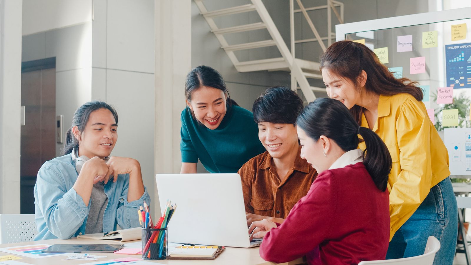 Multiracial Group Young Creative People Smart Casual Wear Discussing Business Brainstorming Meeting Ideas Mobile Application Software Design Project Modern Office Coworker Teamwork Concept Min