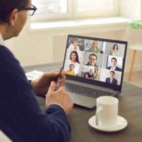 HR professionals in an online HR meeting