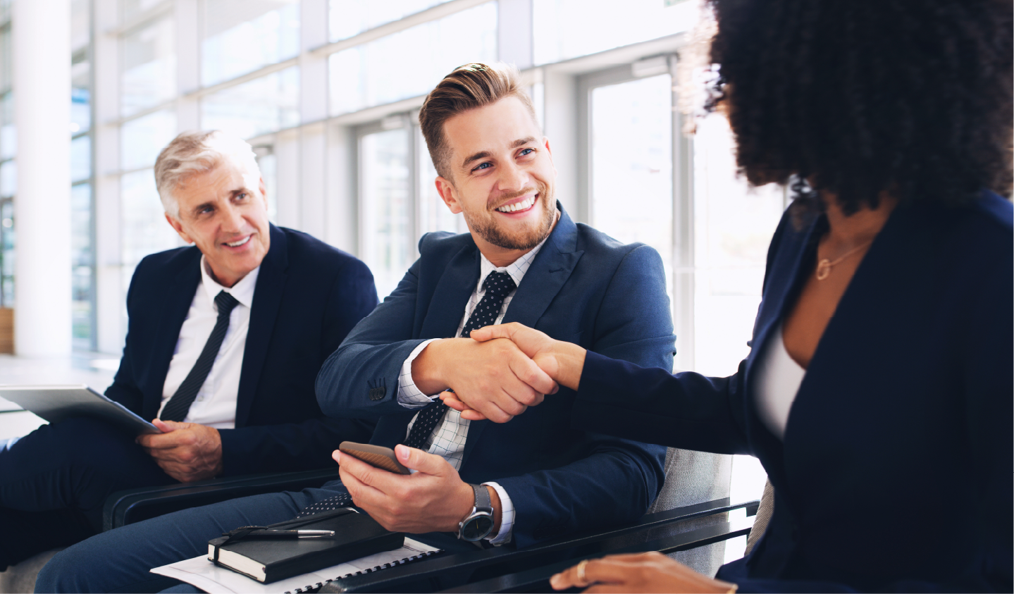 Happy-employee-collaborating