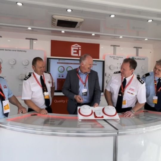 Ei Electronic News - Ei3030