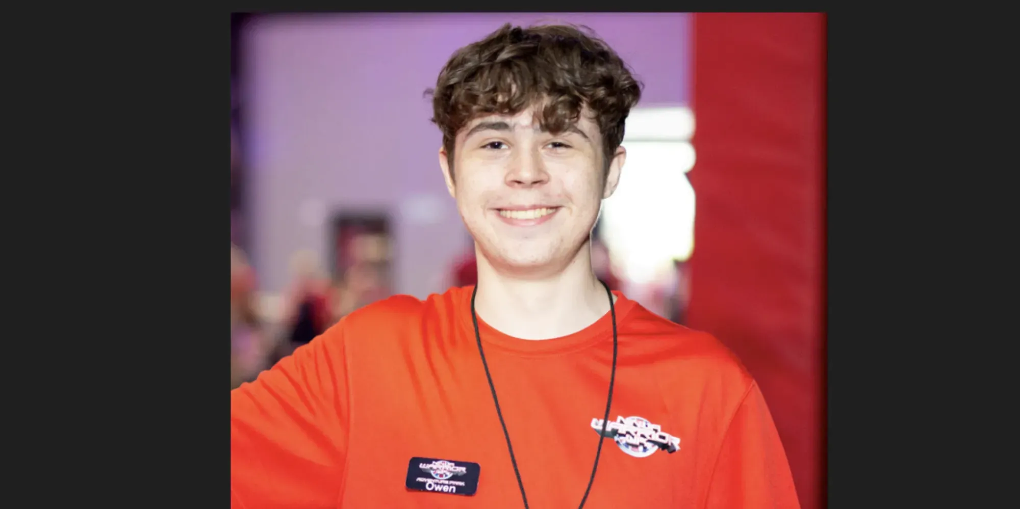 strong young man at ninja warrior