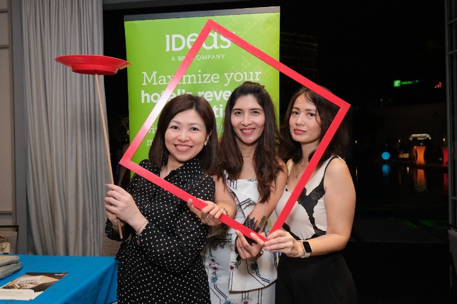 3 women inside a frame